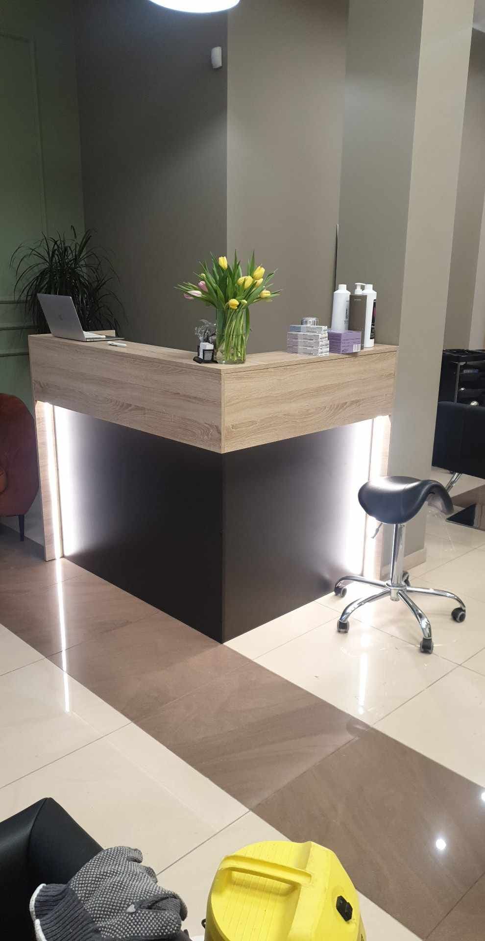 Zabudowa pod schodami 1