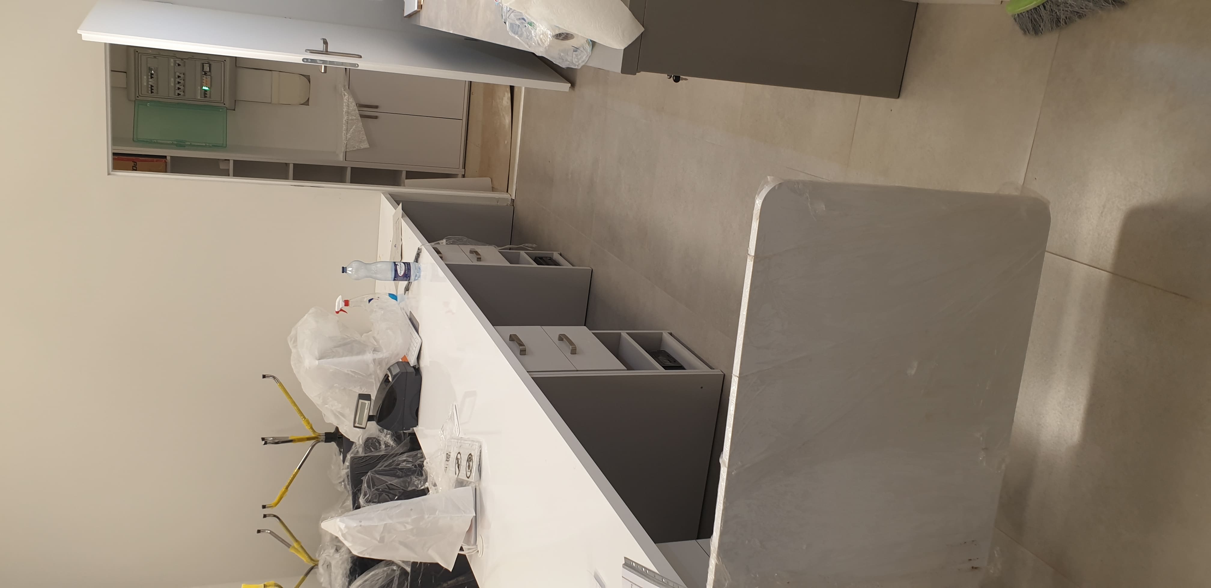 Zabudowa pod schodami 11