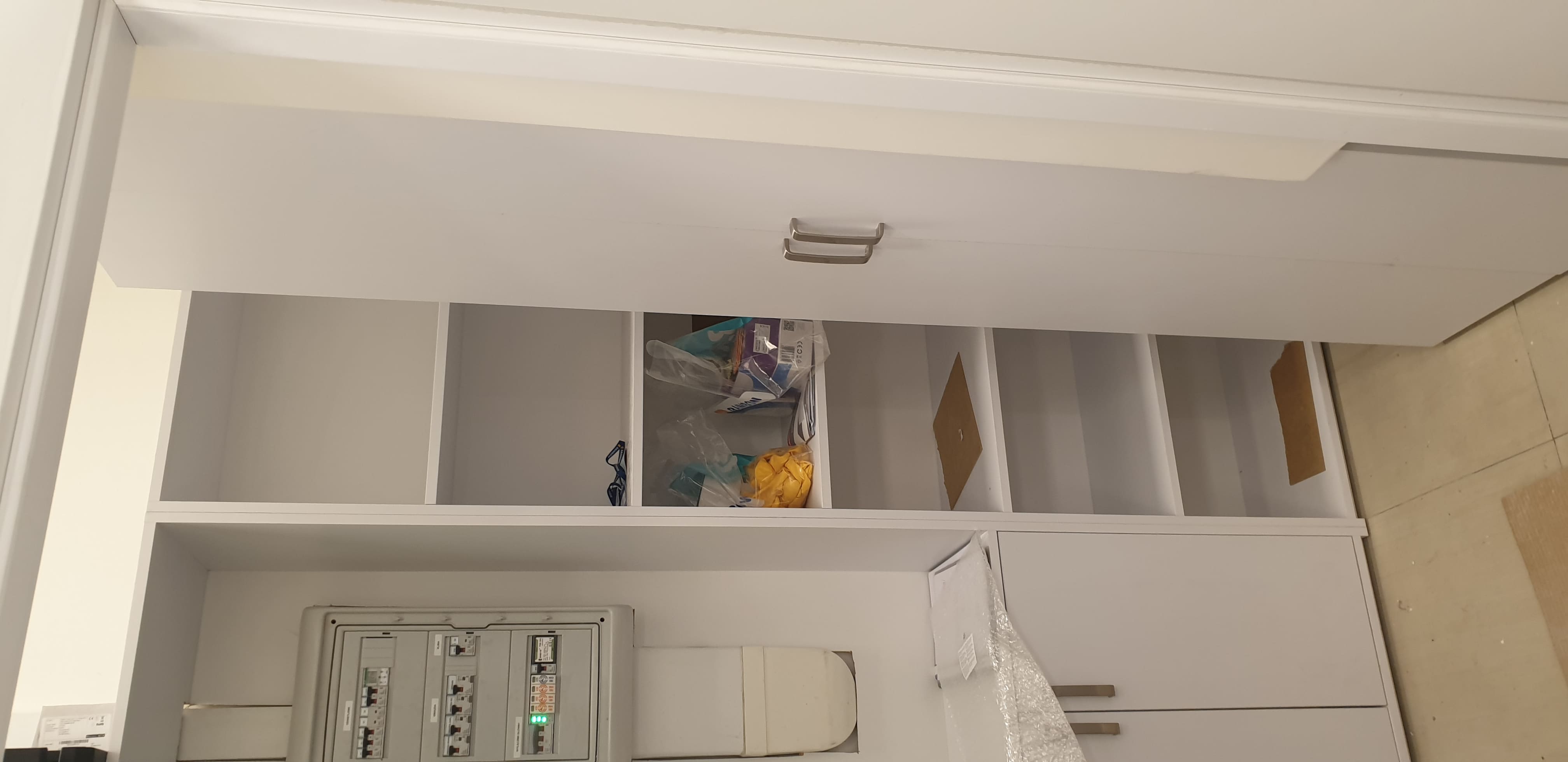 Zabudowa pod schodami 13